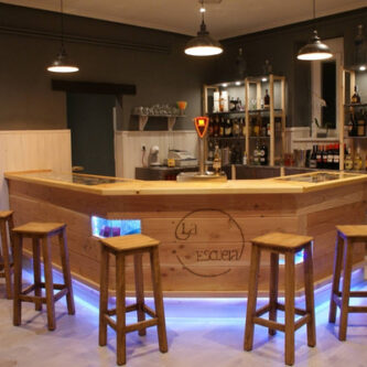 bar la escuela